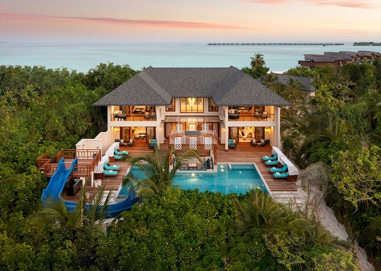 Sultan Beach Residence with Sunset Pool Four Bedroom at the Signature Collection at Hideaway Beach
