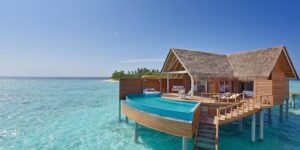 Villa avec piscine sur pilotis à Milaidhoo Maldives