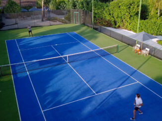 finolhu tennis aan zee met LUX