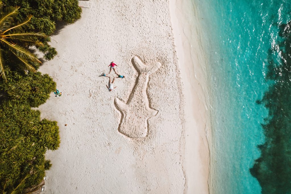 Aventuras en el campamento espacial y terrestre en COMO Maalifushi, COMO Cocoa Island este verano