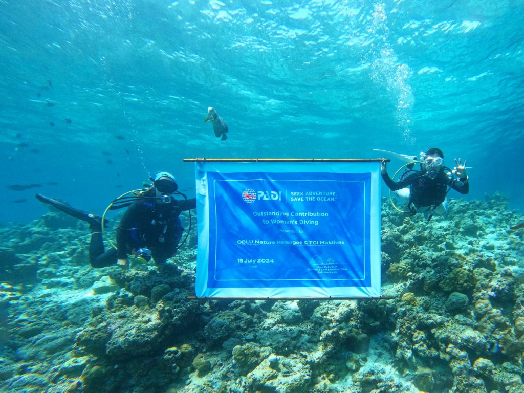 OBLU NATURE Helengeli ottiene il premio PADI per il sostegno alle donne subacquee