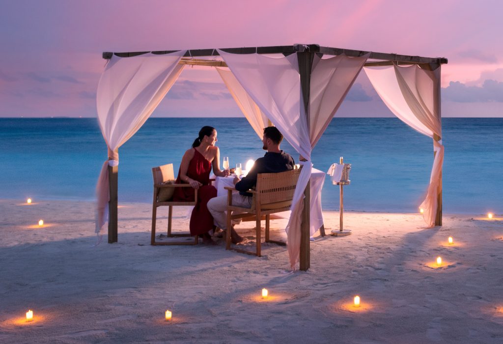 Feiern Sie die Liebe im Hilton Maldives Amingiri Resort & Spa