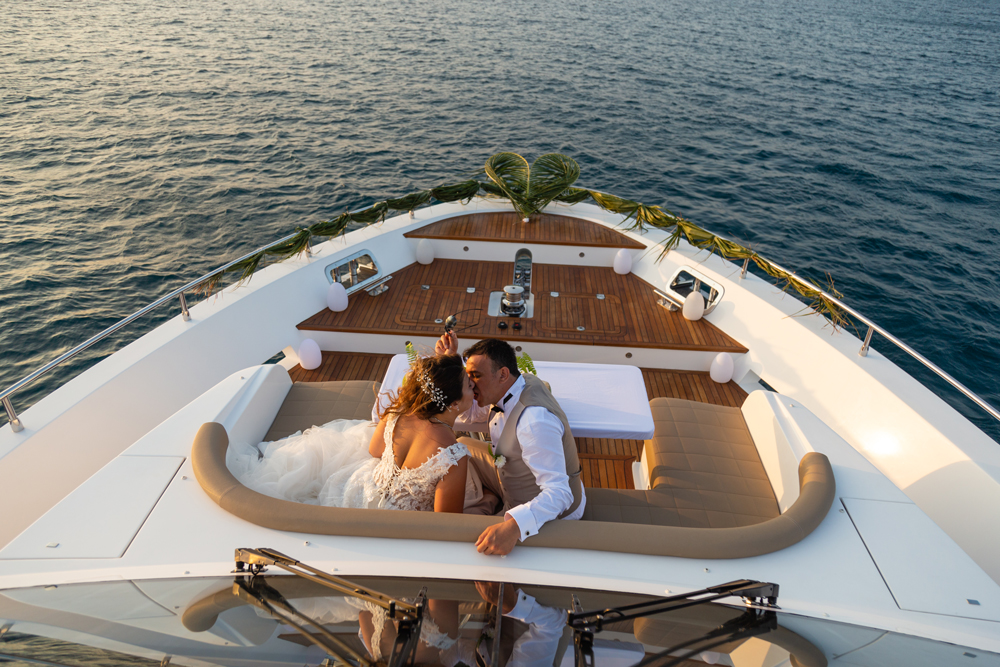 Romantic Yatch weddings at Veligandu Island Maldives