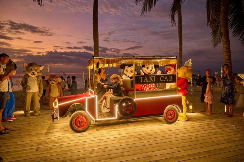 Festive fun at jawakara Islands Maldives, the top family resort
